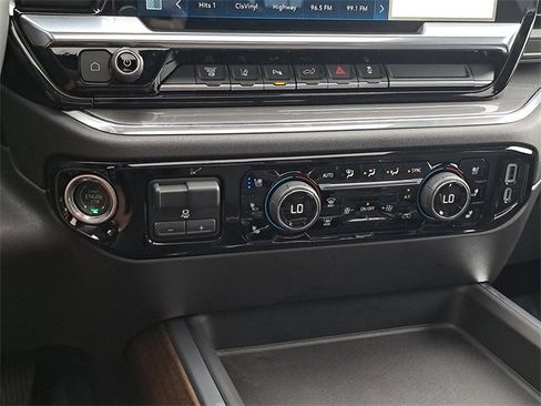 Used 2024 Chevrolet Silverado 3500 High Country w/ Technology Package image 31