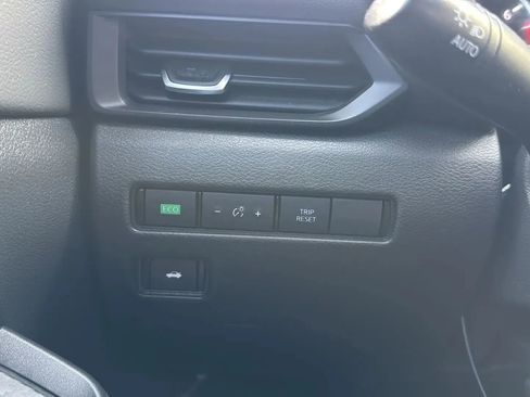 Used 2021 Nissan Sentra S FWD image 17