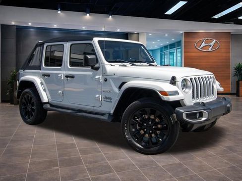 Used 2021 Jeep Wrangler Unlimited Sahara w/ Cold Weather Group AWD/4WD image 2
