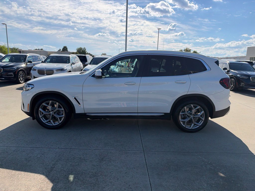 Certified 2024 BMW X3 sDrive30i w/ Premium Package RWD image 2