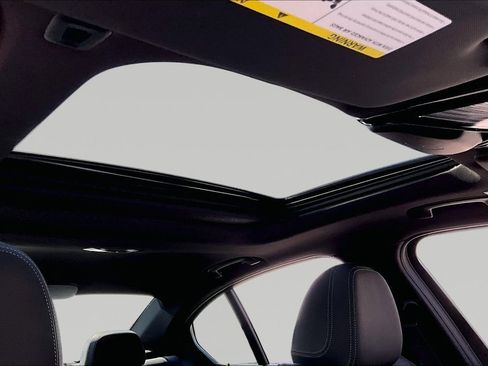 Used 2026 BMW 330i Sedan w/ M Sport Package image 19