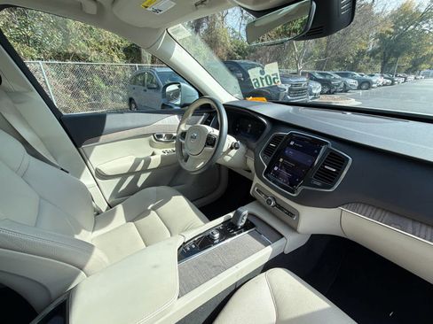 Certified 2023 Volvo XC90 B6 Core image 19