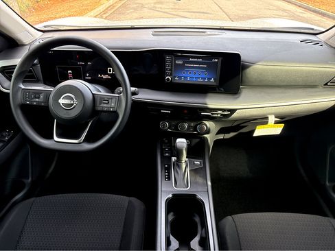 Certified 2025 Nissan Kicks S image 4