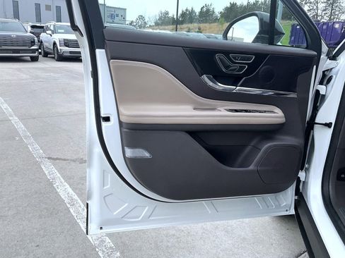 Used 2024 Lincoln Corsair FWD image 10