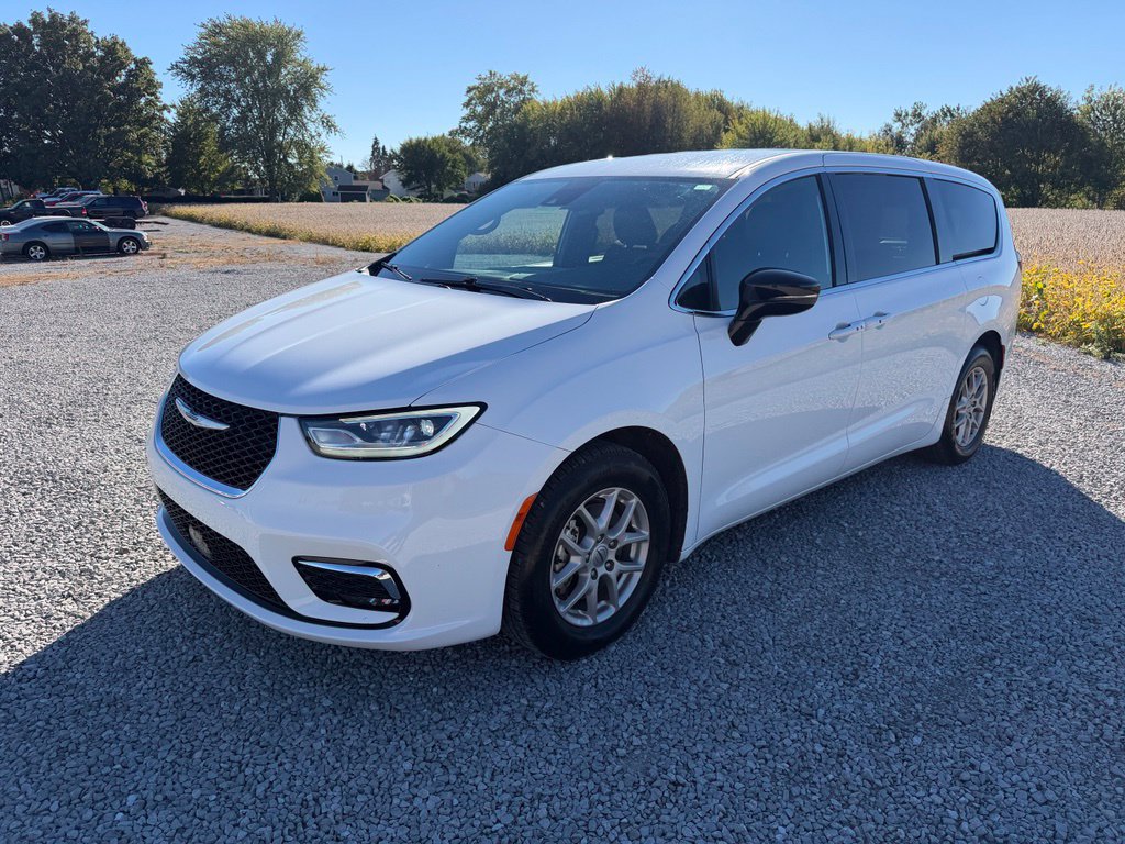 Used 2025 Chrysler Pacifica Select FWD image 27