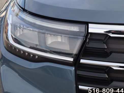 Used 2025 Ford Explorer Active image 12