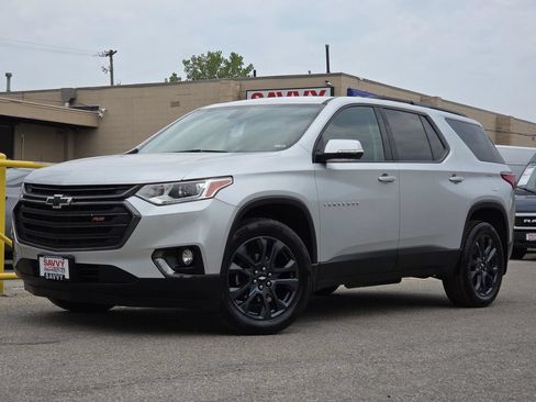 Used 2019 Chevrolet Traverse RS FWD image 2