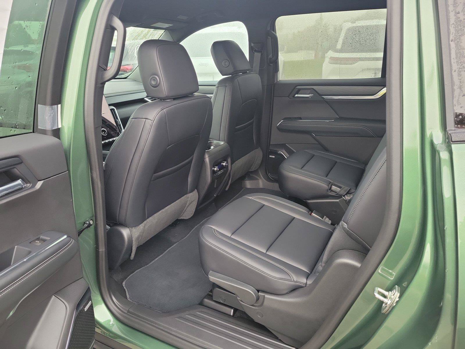 New 2027 GMC Acadia Elevation w/ Black Edition AWD/4WD image 13