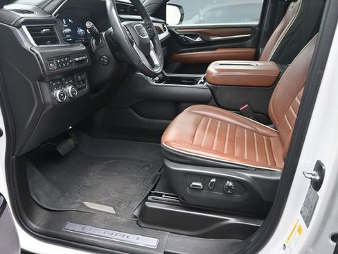 Used 2023 GMC Yukon Denali Ultimate AWD/4WD image 17