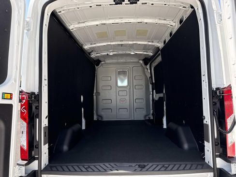 New 2026 Ford Transit 250 148 Medium Roof w/ Load Area Protection Package RWD image 12