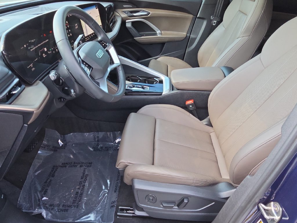 Certified 2025 Audi Q5 Premium AWD/4WD image 10