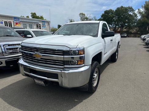 Used 2016 Chevrolet Silverado 2500 W/T AWD/4WD image 4