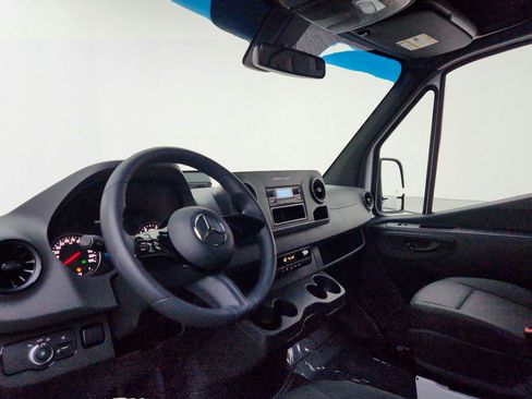 New 2025 Mercedes-Benz Sprinter 2500 image 22