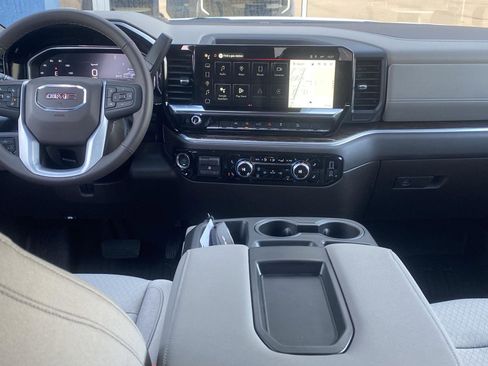 New 2026 GMC Sierra 1500 SLE image 18