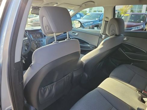 Used 2018 Hyundai Santa Fe SE FWD image 9