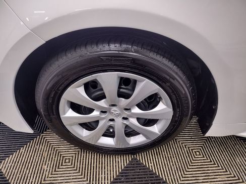 Used 2023 Toyota Corolla LE image 5