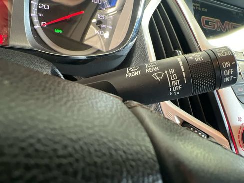 Used 2017 GMC Terrain SLE w/ Technology Package AWD/4WD image 22