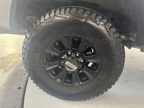 Used 2021 Ford F250 Platinum w/ Tremor Off-Road Package AWD/4WD image 15