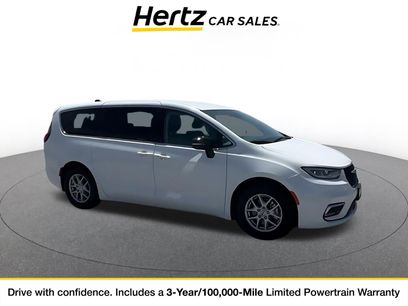 Used 2024 Chrysler Pacifica Touring-L