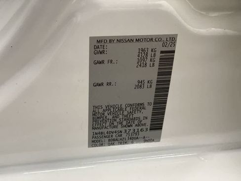 Used 2025 Nissan Altima 2.5 SV image 30