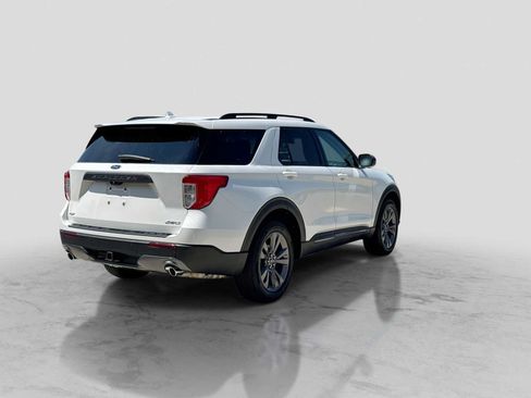 Used 2023 Ford Explorer XLT w/ Equipment Group 202A AWD/4WD image 6