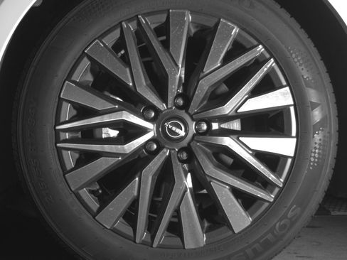 Used 2025 Nissan Altima 2.5 SV FWD image 18