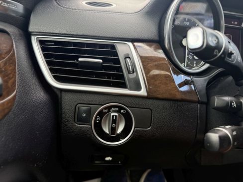 Used 2015 Mercedes-Benz GL 450 4MATIC image 39