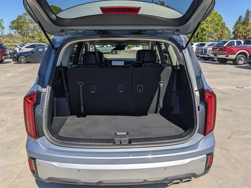 Used 2024 Kia Telluride S w/ S Sunroof Package image 13