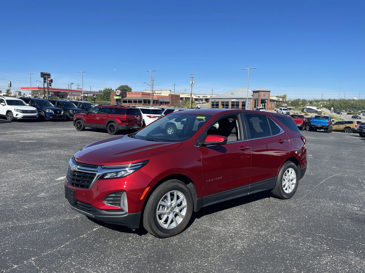 Used 2023 Chevrolet Equinox LT FWD image 1