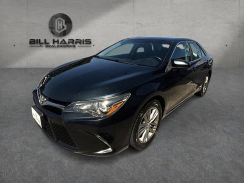 Used 2015 Toyota Camry SE FWD image 1