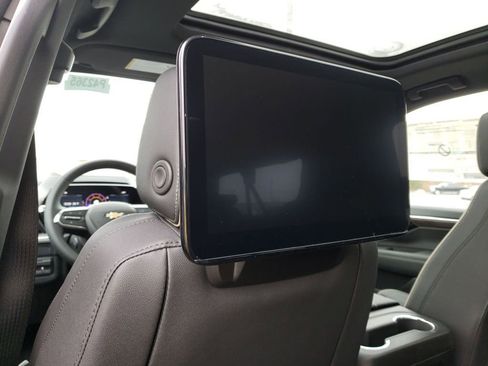 New 2026 Chevrolet Suburban Premier image 27