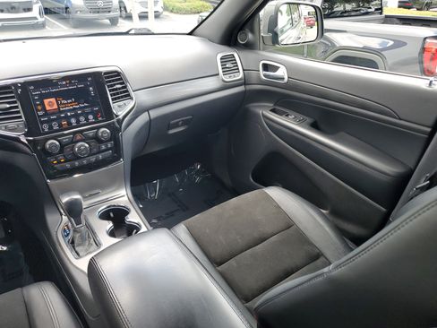 Used 2021 Jeep Grand Cherokee Laredo X AWD/4WD image 17