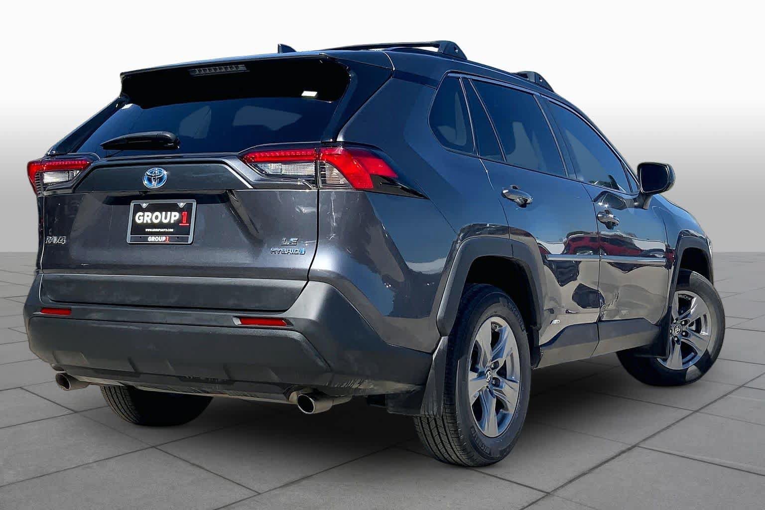 Used 2024 Toyota RAV4 LE AWD/4WD image 13