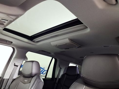 Used 2020 Cadillac Escalade Premium Luxury RWD image 14