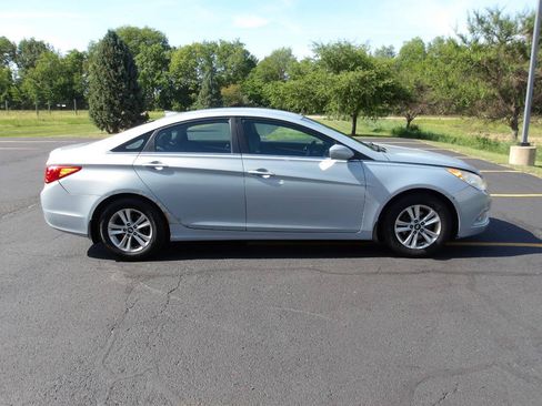 Used 2013 Hyundai Sonata GLS w/ Popular Equipment Pkg FWD image 2