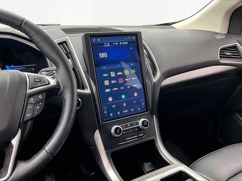 Used 2024 Ford Edge SEL w/ Convenience Package image 6