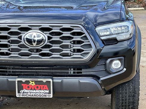Used 2023 Toyota Tacoma TRD Off-Road w/ Advanced Technology Package image 8