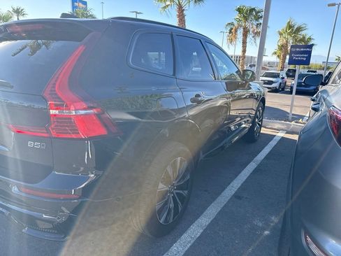 Used 2024 Volvo XC60 B5 Plus AWD/4WD image 4