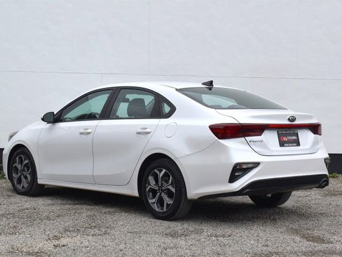 Used 2021 Kia Forte LXS FWD image 2