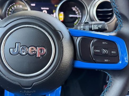 Used 2021 Jeep Wrangler Unlimited Rubicon 4xe AWD/4WD image 25