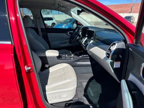 Used 2022 Kia Sorento SX Prestige w/ Panoramic Sunroof Package image 10