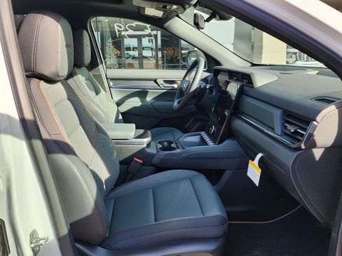 New 2026 GMC Terrain AT4 w/ Convenience Package III image 40