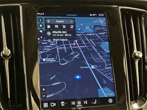 Used 2025 Volvo V60 B5 Cross Country Plus image 13