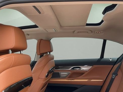 Used 2020 BMW 740i xDrive w/ Cold Weather Package AWD/4WD image 16