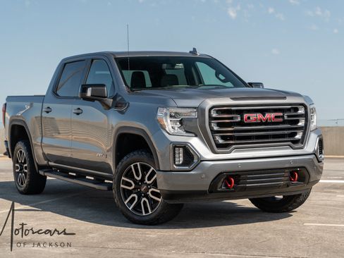 Used 2019 GMC Sierra 1500 AT4 w/ AT4 Premium Package AWD/4WD image 2