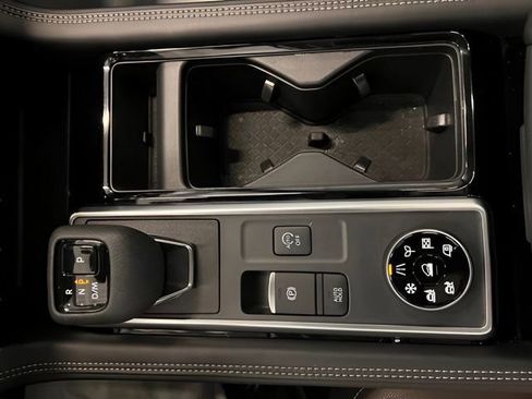 Used 2023 Nissan Pathfinder Platinum AWD/4WD image 36