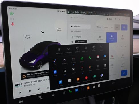 Used 2022 Tesla Model Y Long Range image 25