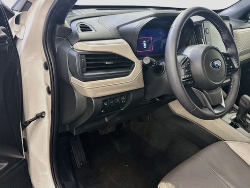 Used 2025 Subaru Forester Limited AWD/4WD image 17