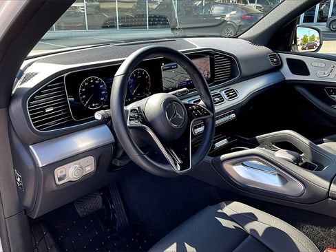Used 2025 Mercedes-Benz GLE 350 4MATIC image 11