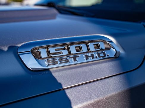Used 2025 RAM 1500 Limited AWD/4WD image 9